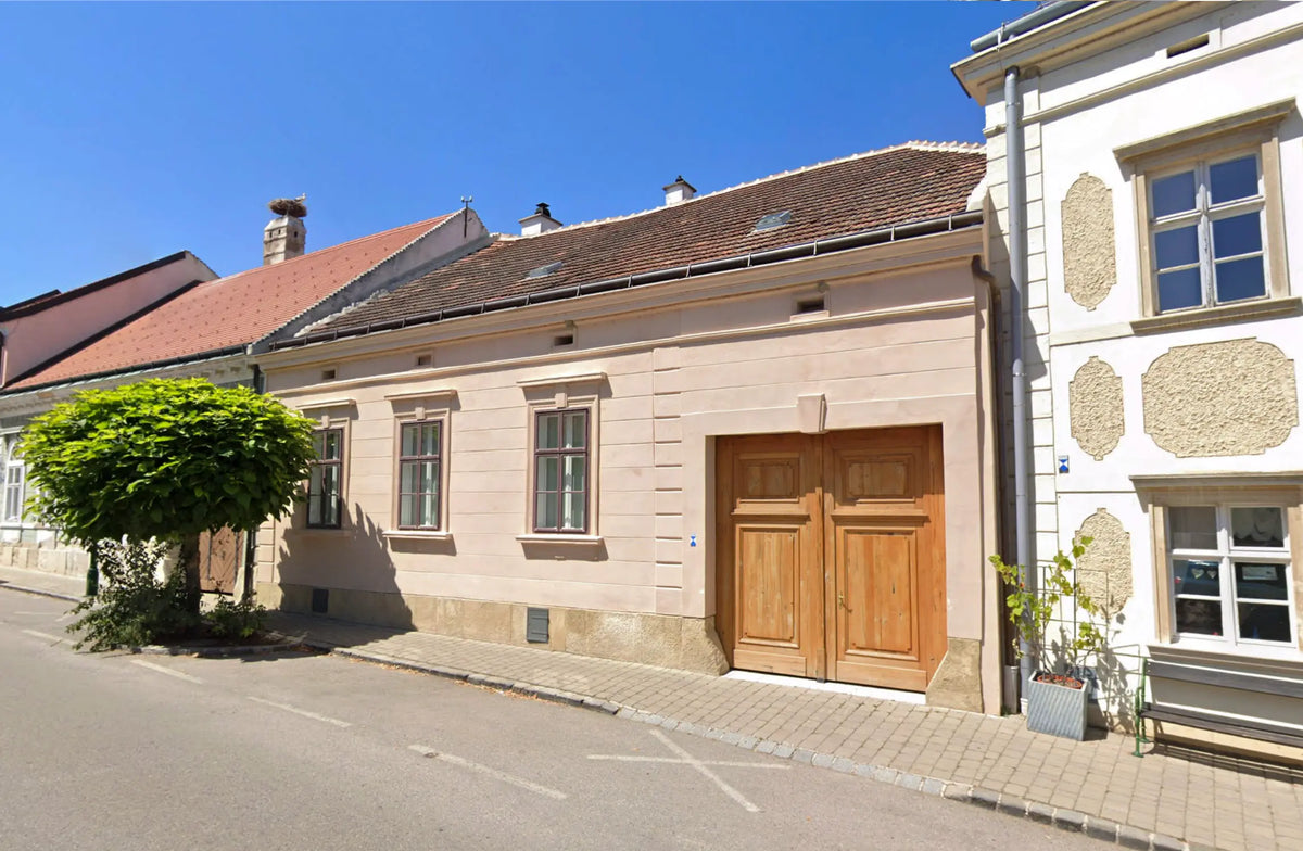 Hof des Weinguts Michael Wenzel in Rust im Burgenland